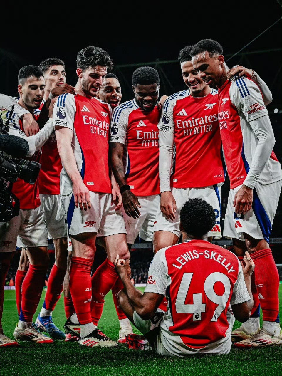 中欧体育赛事数据-皇家马德里迎荷甲关键赛，关键时刻内部沟通，管理层满意，身体对抗强度拉满的简单介绍