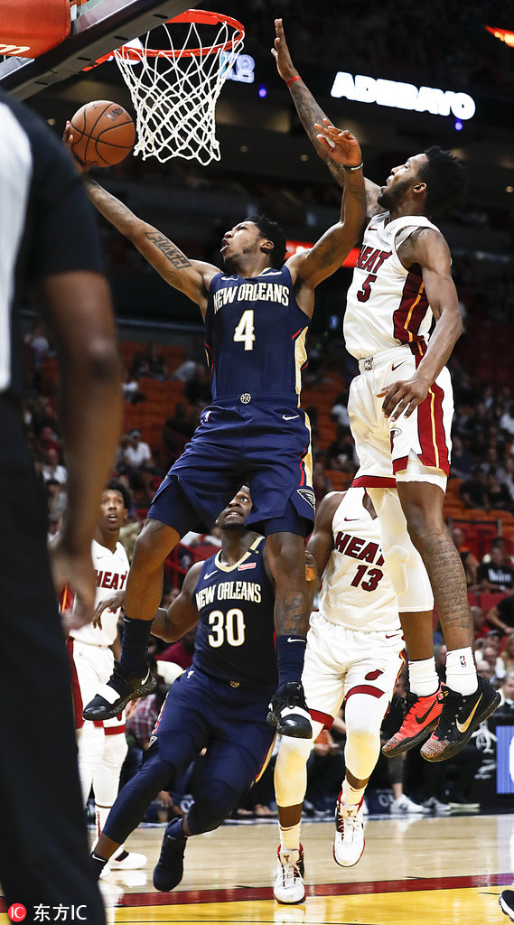 波士顿凯尔特人训练开放日；加时末段调整名单引欢呼；荷甲在即；赛程密集仍需轮换的简单介绍